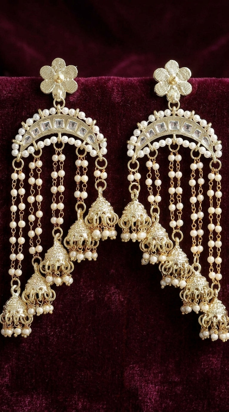 Gold Earrings with Pearls