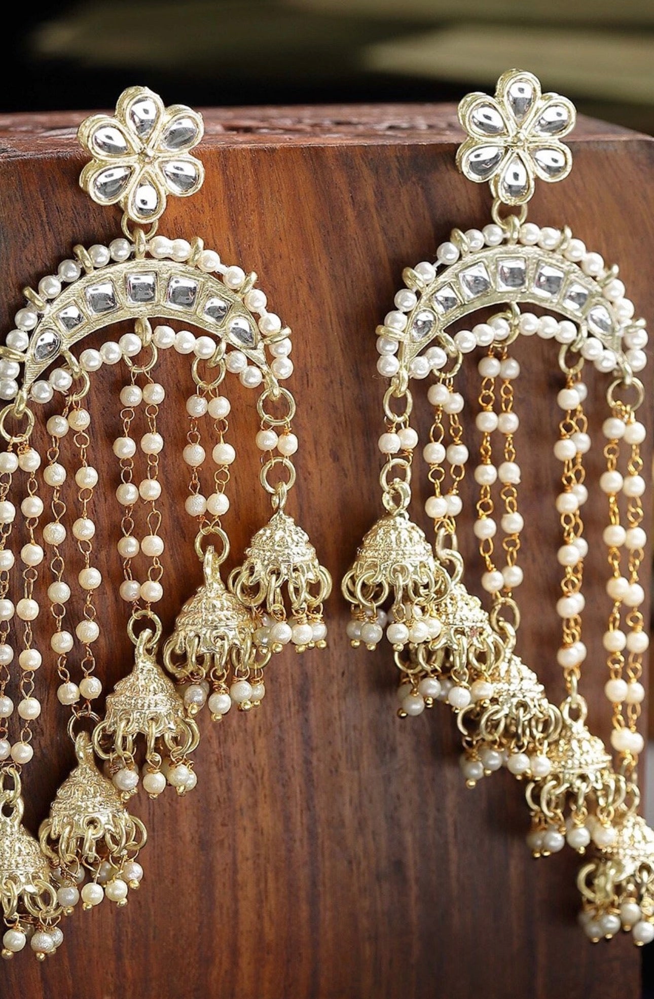 Gold Earrings with Pearls